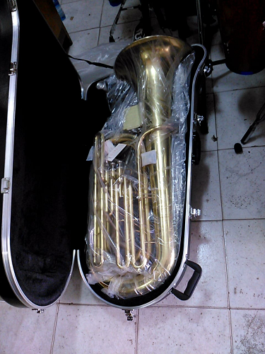 Bass tuba